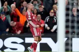 Con un golazo de Mac Allister, el Liverpool se lo dio vuelta al Atl�tico Madrid en la Champions League