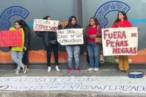 El MST reclam� por Pe�as Negras frente a Miner�a y denunci� represi�n