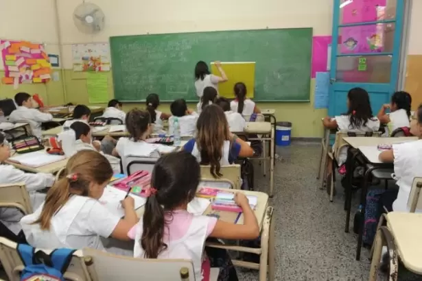 Catamarca titulariz� a 4.525 docentes en cumplimiento del acuerdo con la Intersindical