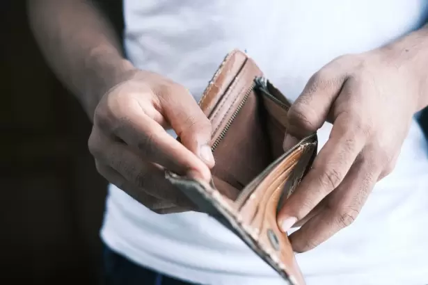 La mitad de los trabajadores formales cobra menos de $1,385 millones y pierde poder adquisitivo
