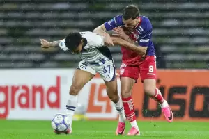 Talleres cort� la mala racha ante Uni�n y sali� del fondo de la Zona B