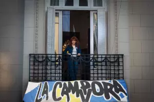 Otro camporista tambi�n tiene un departamento en el edificio de Cristina