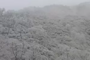 El invierno no se quiere ir y la nieve sigue presente en casi toda Catamarca