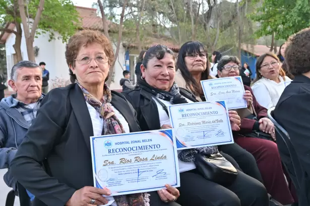 Reconocimiento al personal jubilado y a quienes cumplieron 40 a�os de servicio en el Hospital de Bel�n