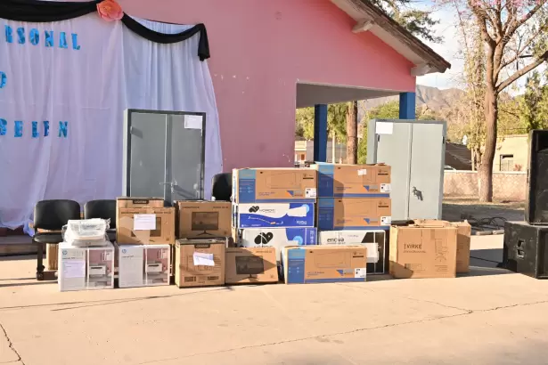 Salud reforz� el equipamiento de hospitales de Bel�n, Andalgal� y Tinogasta