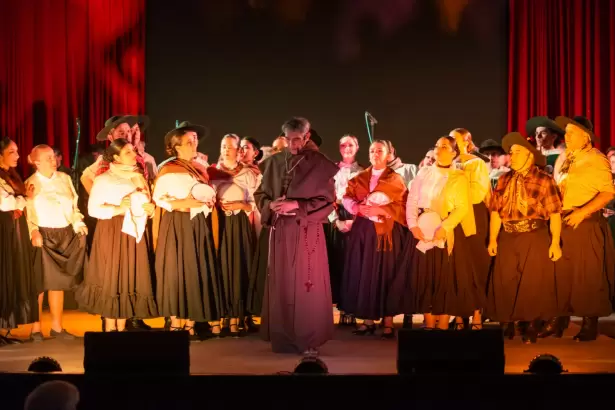 La UNCA celebr� sus 54 a�os con una gala con m�sica, teatro y la memoria de Esqui�