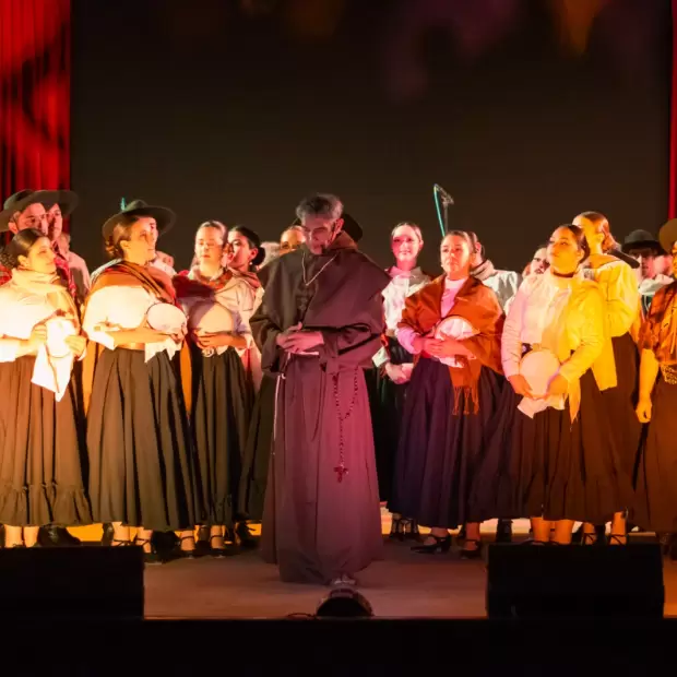 La UNCA celebr� sus 54 a�os con una gala con m�sica, teatro y la memoria de Esqui�
