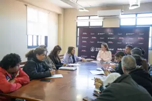 Valle Viejo acord� con los gremios un incremento de $120 mil para los municipales