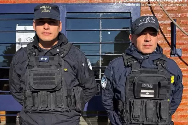 Catamarca: polic�as realizaron la maniobra Heimlich a una joven que se hab�a ahogado