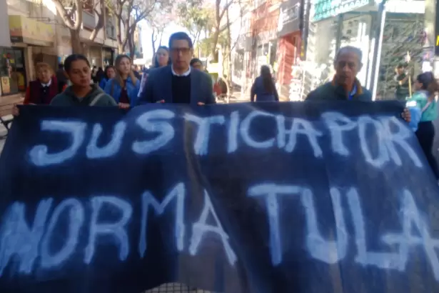 Marcha por Norma Tula: "Nunca manifest� un episodio de psicosis pero s� odiaba a su madre"