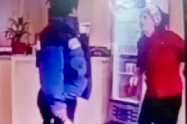 Apareci� el video de la pelea con arma blanca entre un intendente y su predecesor