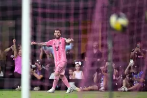 Inter Miami se consagr� en la Campeones Cup: Messi convirti� su gol 100 y lleg� a los 48 t�tulos