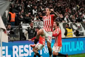 Estudiantes logr� un triunfo ag�nico ante Corinthians y es semifinales de la Copa Libertadores