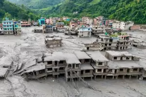 Nepal eleva a 6.150 los desaparecidos tras el colapso de un glaciar en el Himalaya
