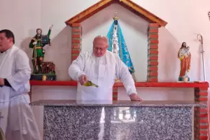 El Obispo consagr� el altar de la capilla Nuestra Se�ora del Valle en La Higuera