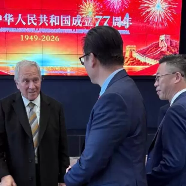 Dusso particip� del aniversario de la fundaci�n de la Rep�blica Popular China