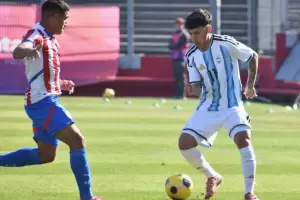Argentina perdi� 2-1 ante Paraguay y qued� obligada a reaccionar en los Suramericanos