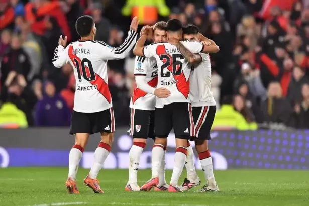 River y Hurac�n protagonizan un duelo clave por los playoffs: hora, TV y formaciones