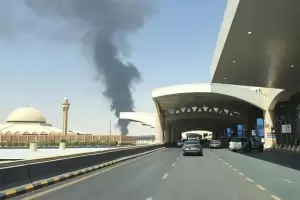 Alerta a�rea y fuertes explosiones en un aeropuerto de Arabia Saudita en plena escalada con los hut�es