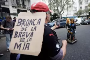 Marcha de la Bronca: la izquierda se moviliz� y pidi� un paro general para "derrotar a Milei"