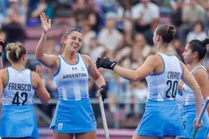Las Leonas y Los Leones volvieron a golear y van por el oro en los Suramericanos