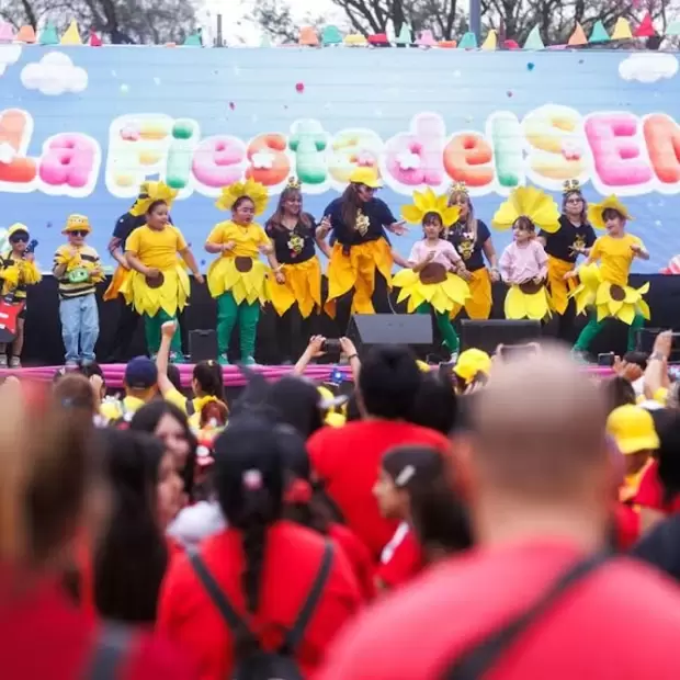 M�s de 1.300 estudiantes del SEM celebraron la llegada de la primavera