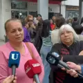 Feriantes de la Plaza 25 de Mayo se manifiestan en reclamo por el traslado
