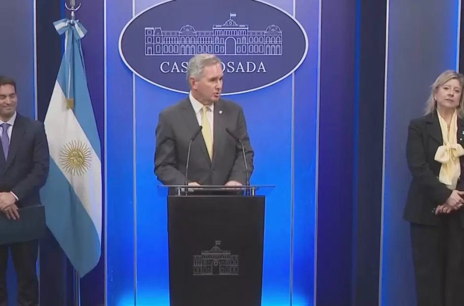 Canciller Pablo Quirno en conferencia de prensa