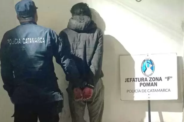 Amenaz� y agredi� a polic�as con un arma blanca: lo detuvieron