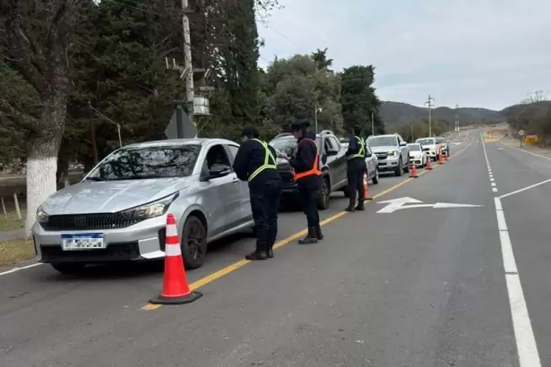 Semana del Estudiante Catamarca: controlaron m�s de 7.000 veh�culos e identificaron a unas 14.000 personas