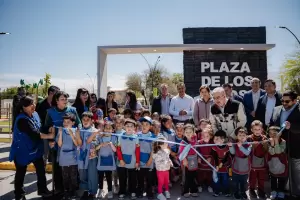 Saujil inaugur� su primera Plaza de los Ni�os y m�s de 2.000 metros de asfaltado