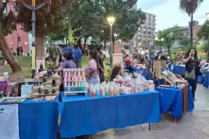 La Capital negocia con los feriantes y define qui�nes seguir�n en la Plaza 25 de Mayo