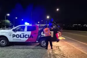 Siniestro fatal vial: muri� una mujer tras un choque entre una camioneta y una moto