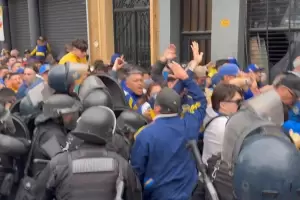 Copa Argentina: incidentes, corridas y balas de goma durante el ingreso de los hinchas de Boca