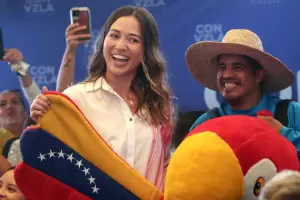 Volvi� a Caracas una opositora cercana a Machado que estuvo refugiada en la embajada argentina