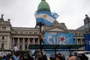 La Corte dej� vigente un decreto que permite la venta sin l�mites de tierras a extranjeros