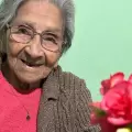 Tiene 106 a�os, es santiague�a y revel� su secreto: "Una cervecita"
