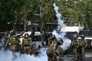 Chile: al menos 17 detenidos tras protesta contra posibles recortes en educaci�n