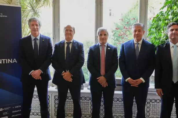 Luis Caputo anunci� la aprobaci�n de un nuevo RIGI por US$12.500 millones en Vaca Muerta