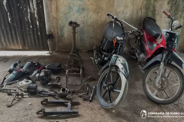 Tras un allanamiento, recuperan moto robada y detienen a un joven en Catamarca