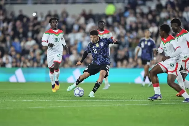 Argentina aplast� a Burkina Faso en la previa a la despedida de Messi