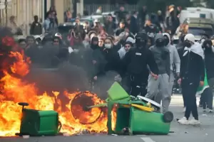 Tensi�n en Francia: escuelas cerradas, incendios y reclamos por las condiciones laborales