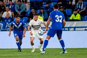 V�lez se durmi� sobre el final, empat� con Platense y se aleja de la lucha en la anual