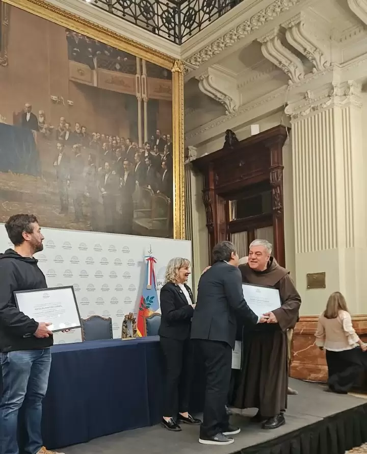 homenaje esquiu
