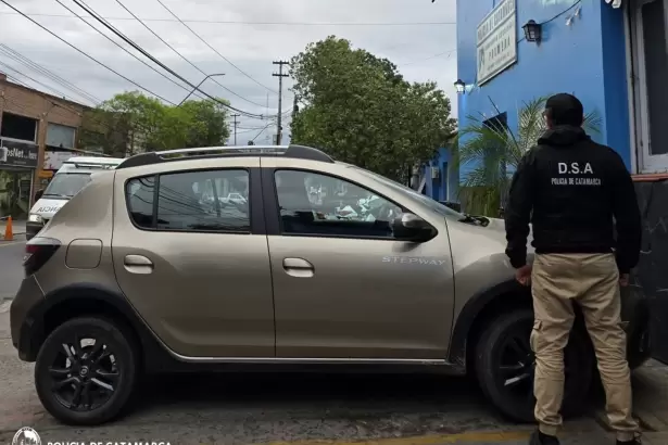 Secuestraron en el centro de Catamarca un auto con buscado en Capital Federal