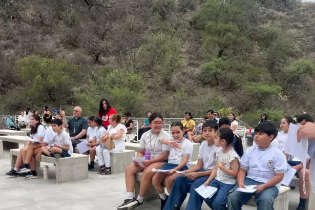 Catamarca se sum� a la oraci�n mundial por la paz con "Un mill�n de ni�os rezando el Rosario"