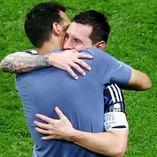 El emotivo mensaje de Scaloni para Messi: "Ser� la luz que iluminar� a un mont�n de chicos"