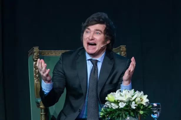 Un ministro chileno llam� "loco" a Milei y luego se disculp� por sus dichos