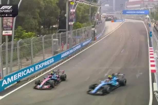Verstappen gan� la Sprint en Singapur y Colapinto abandon� por problemas en su Alpine