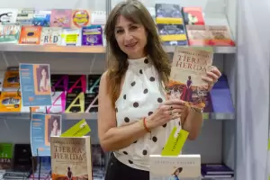 Gabriela Exilart present� Tierra herida en la Feria del Libro de Catamarca